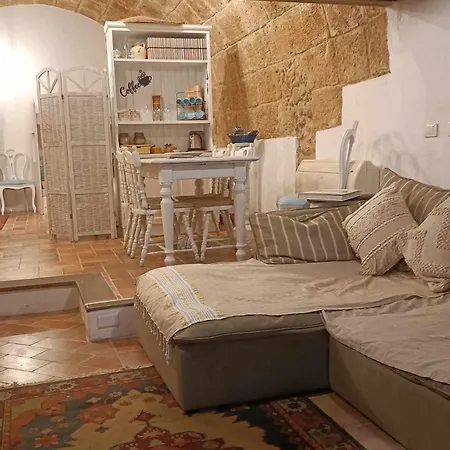 Stone House Apartment *